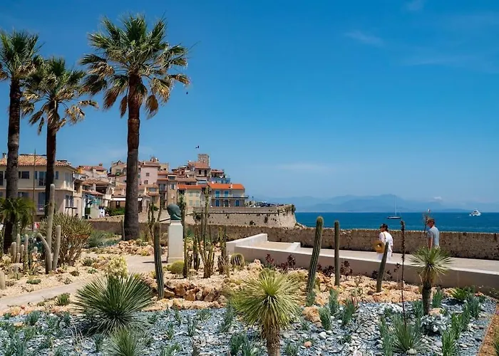 2P Remparts Vieil Antibes